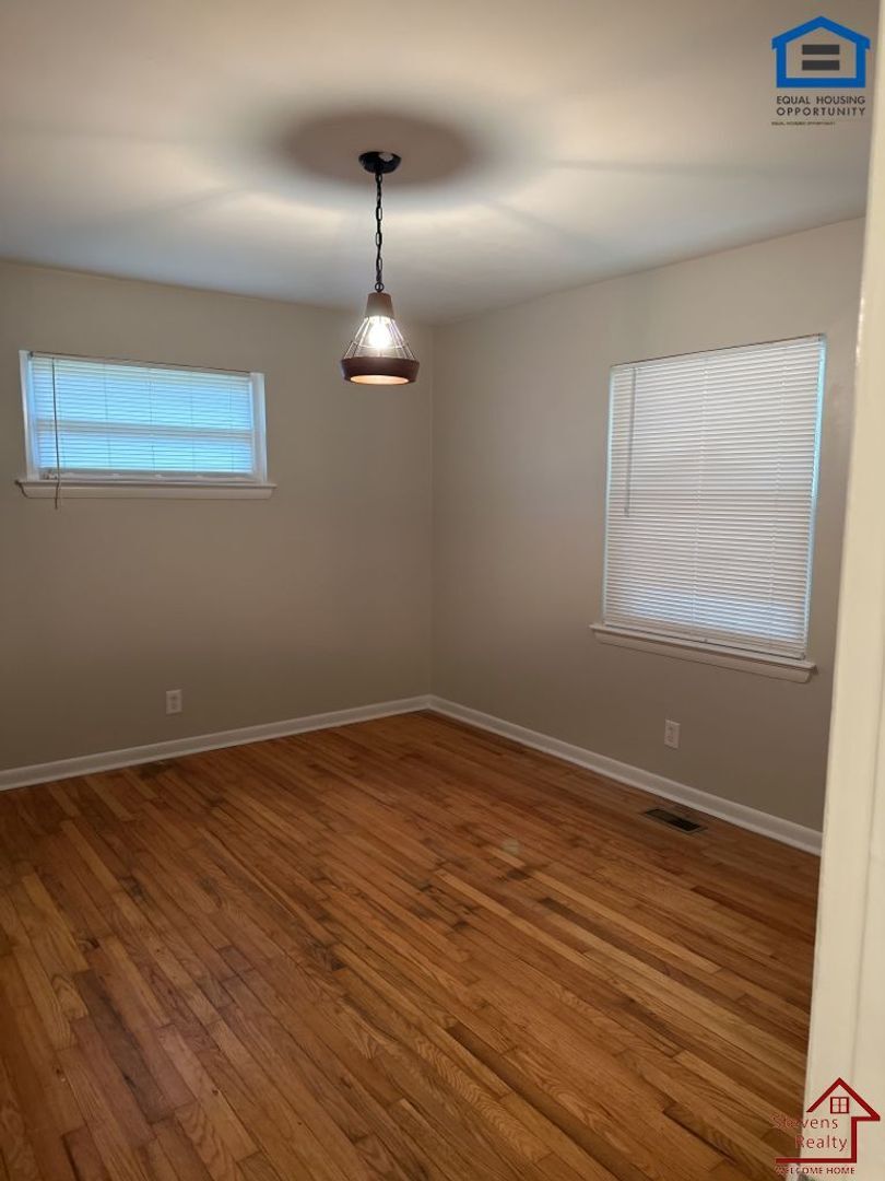 Building Photo - 1231 Helena Dr