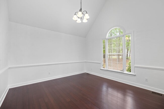 Building Photo - *Charming Farmhouse Style Retreat in Youngsville*