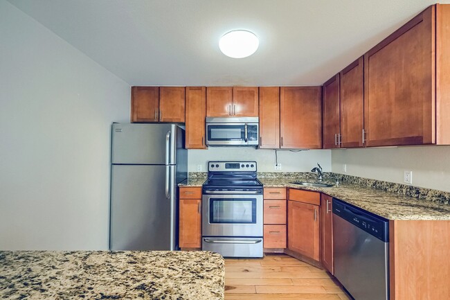 Building Photo - Cozy Condo in LoHi - One Bedroom Plus Offi...