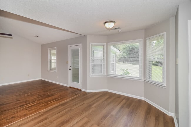 Building Photo - 12661 Dickens Ln