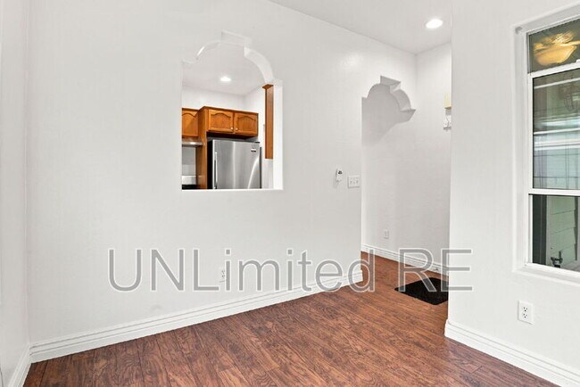 Building Photo - 3272 S Litzler Dr