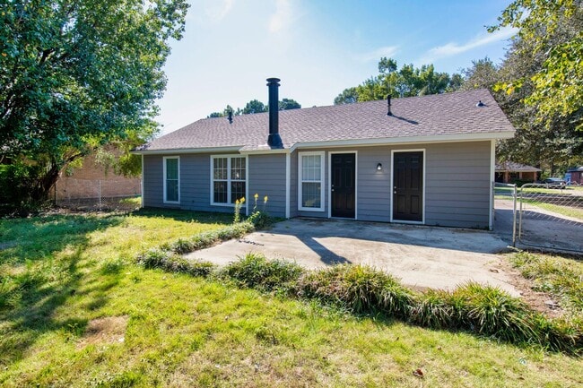 Building Photo - ** 3 Bed 2 Bath located off Wares Ferry rd...