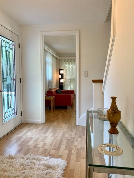 Building Photo - 22 River Bend Cir