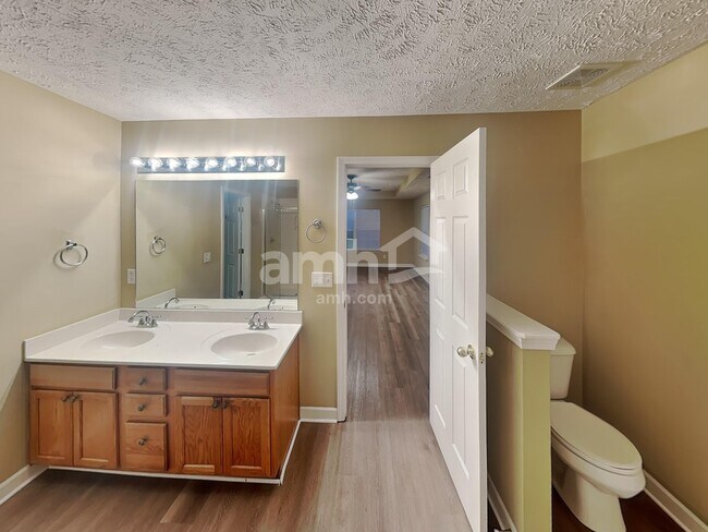 Building Photo - 3505 Bent Wood Ct