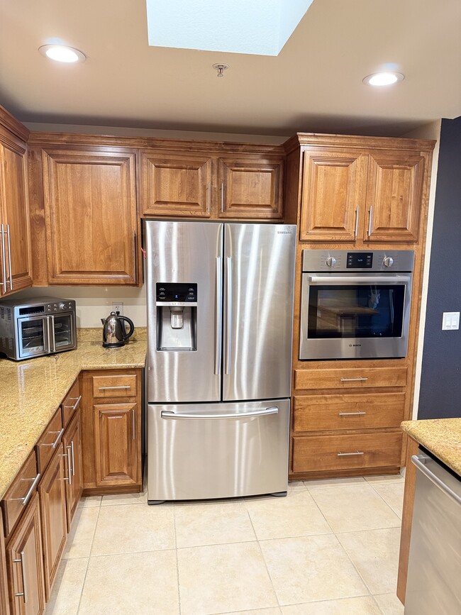 Upscale Fully Furnished 3 Bedroom Condo Kitchen - 83 E Agate Ave