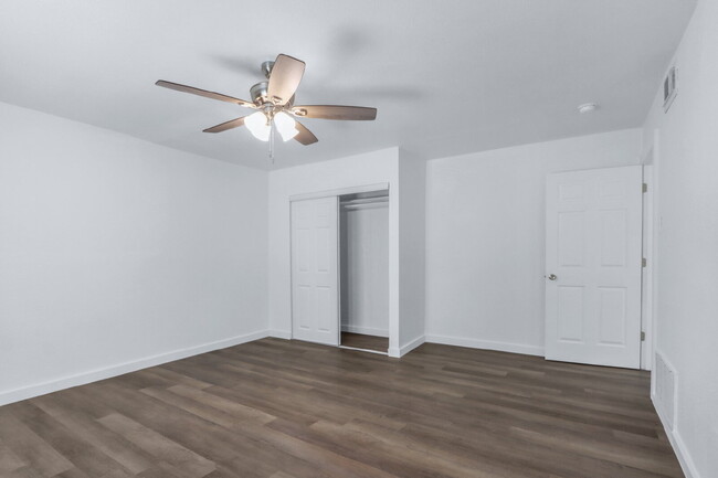 Building Photo - "Charming 3-Bedroom Sanctuary on Buckingha...