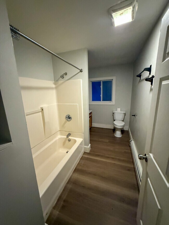 Building Photo - 428 McGrath Pond Rd