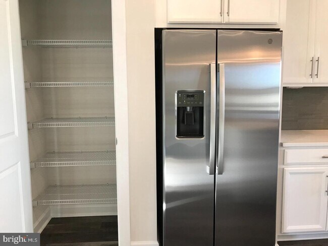 Building Photo - 12992 Hattontown Square