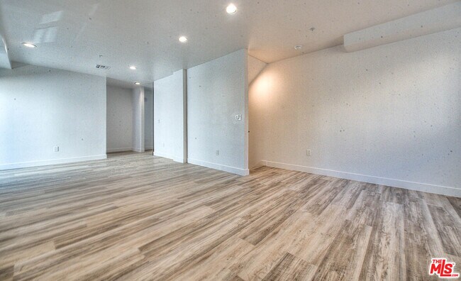 Building Photo - 4308 Normandie Ave