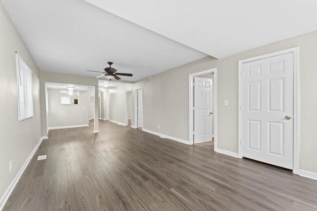 Building Photo - 2040 Austin Ave