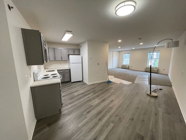 Building Photo - Riverside Apartments