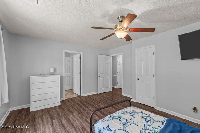 Building Photo - Beautiful 3 Bedroom, 2 Bath Home -135 Yate...