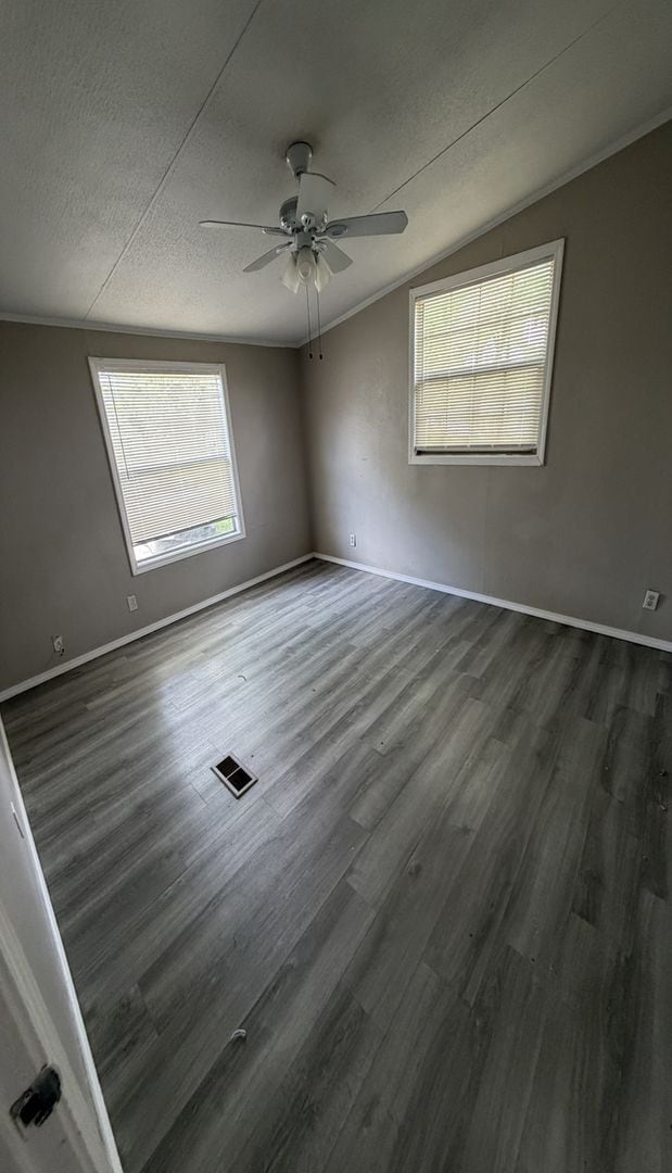 Building Photo - 3 Bedroom, 2 Bath In Stonewall