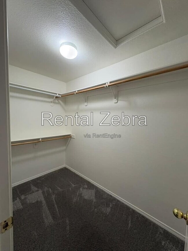 Building Photo - 786 Kinglet Ct