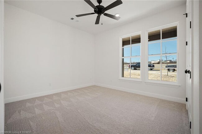 Building Photo - 7627 Woodbine Ln