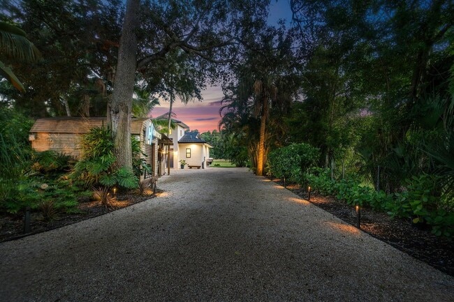 Building Photo - 12466 Quercus Ln