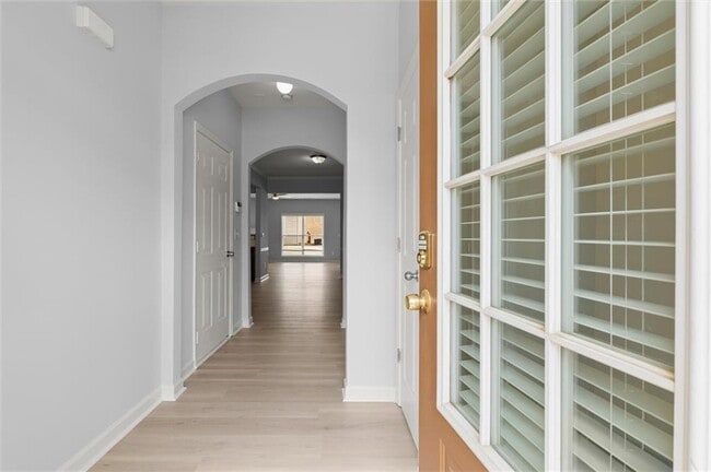 Building Photo - 1947 Lakeshore Overlook Cir NW