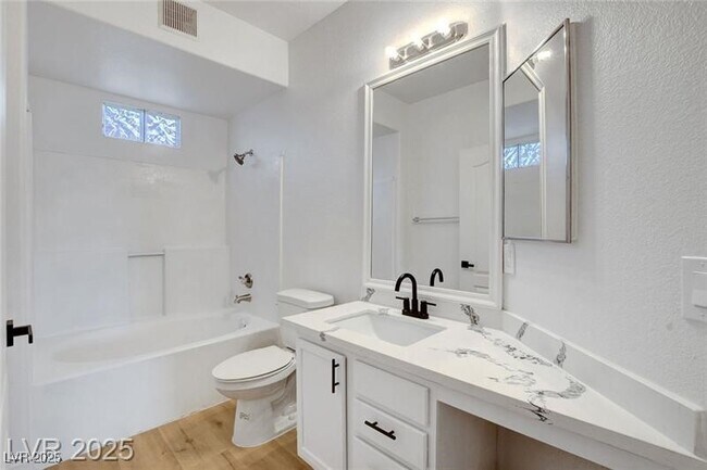 Building Photo - 7400 W Flamingo Rd