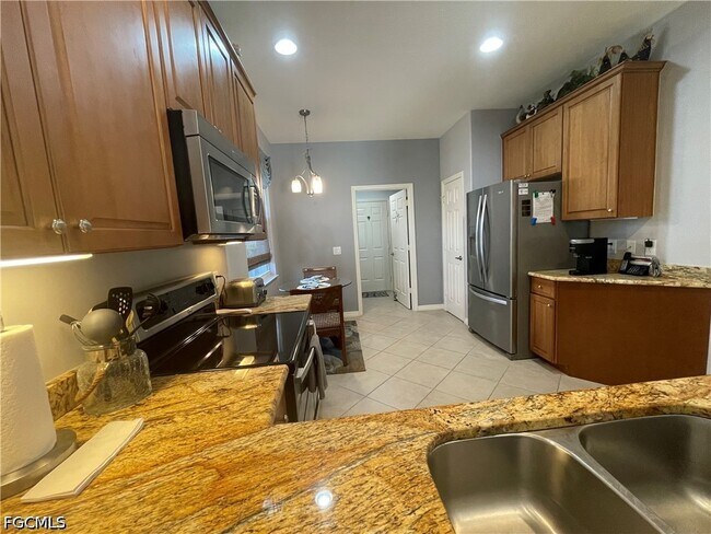 Building Photo - 10630 Camarelle Cir