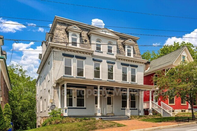 Building Photo - 267 S Prospect St