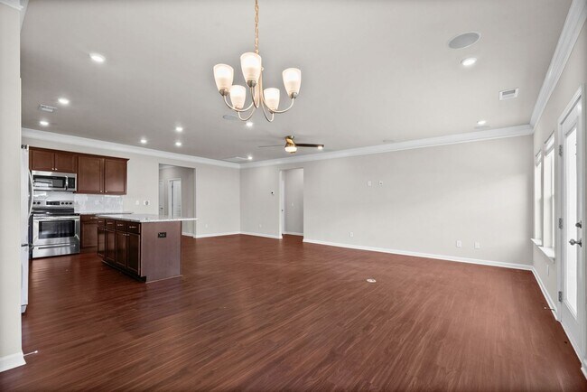 Building Photo - NOW RENT READY