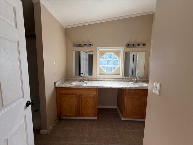 Building Photo - 1033 Union Hill Church Rd