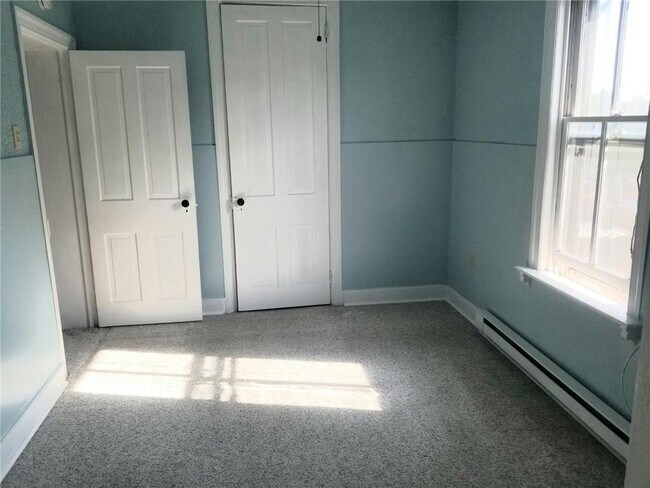 Building Photo - 25 S Main St