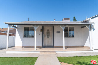 Building Photo - 6337 Bellaire Ave
