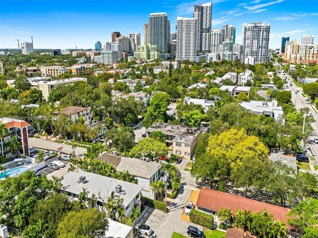 Building Photo - 1305 SE 1st St