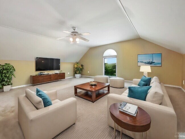 Building Photo - Station Camp Schools zoning! 3 bed with bonus room! Pet friendly!