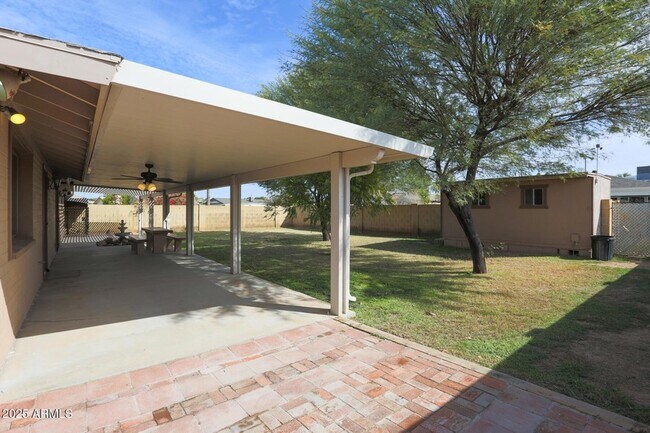 Building Photo - 3239 S Lebanon Ln