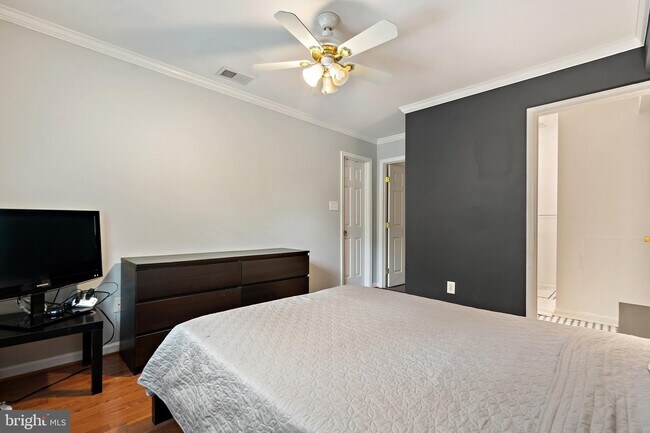 Building Photo - 3146 Headrow Ln