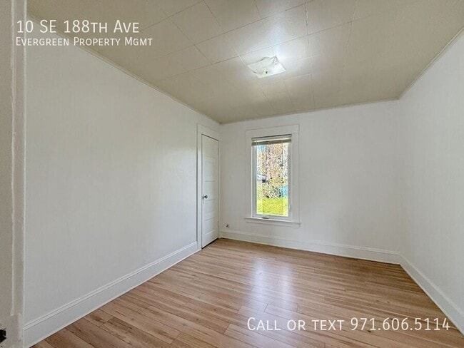 Building Photo - 10 SE 188th Ave