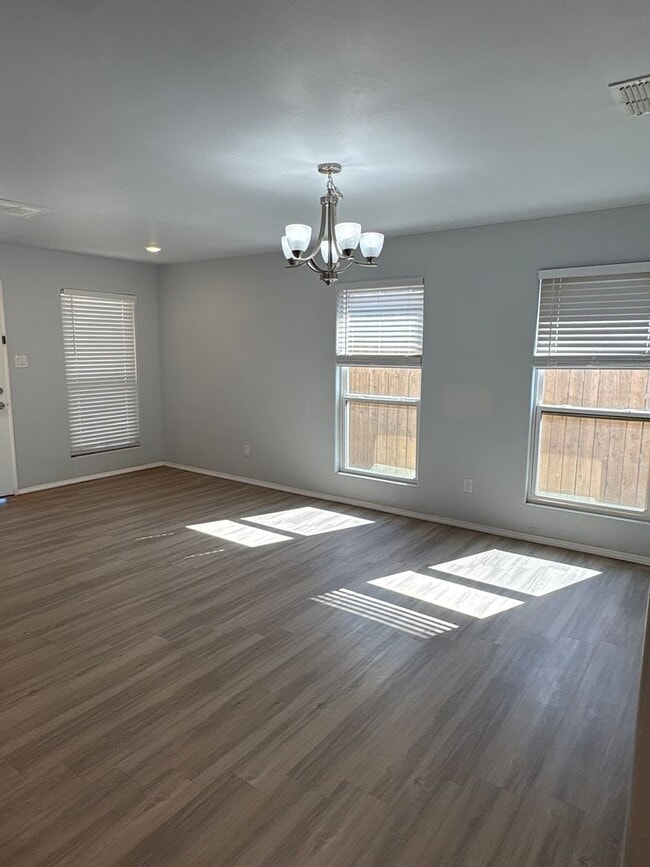 Building Photo - 5515 Kemper St