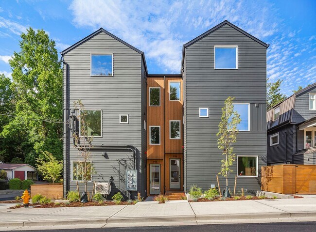 Building Photo - JUST BUILT! 3bd, 2ba Townhome Built with Quality Materials and Thoughtful Design- Ask About FREE ...