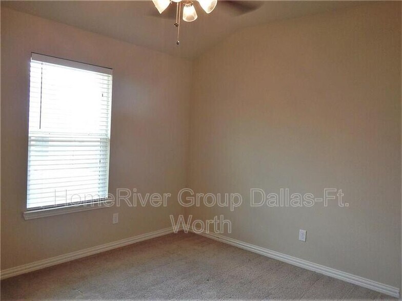 Building Photo - 4666 Penelope Ln