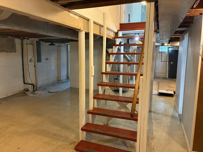 Building Photo - 3209 W 72nd St