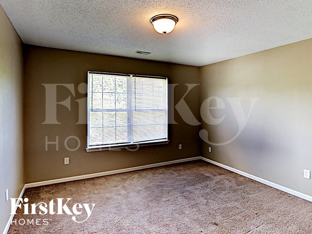 Building Photo - 353 Watercress Way