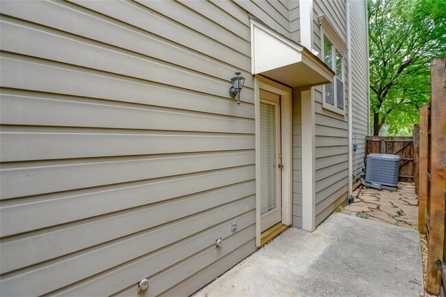 Building Photo - 2623 Colby St