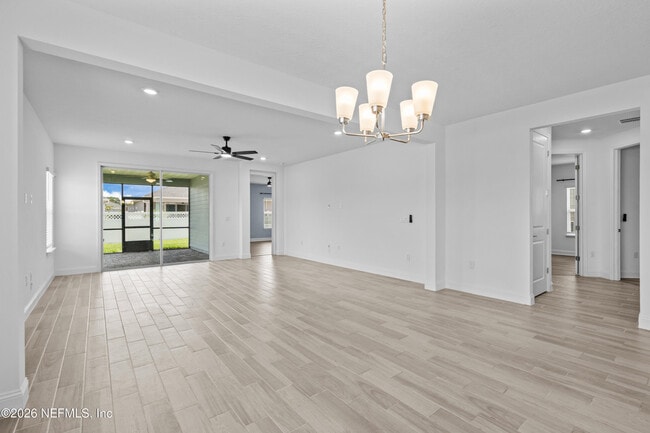 Building Photo - 260 Oaklawn Ct