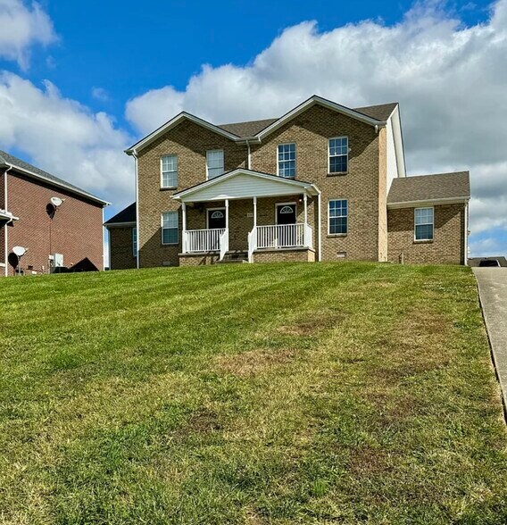 Building Photo - 634 Hampton Way