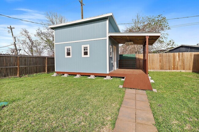 Building Photo - 19218 Akin Dr