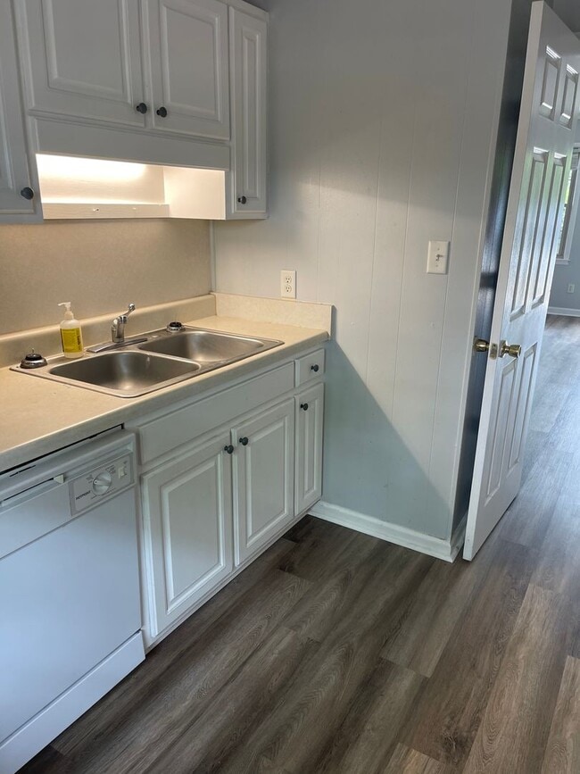 Building Photo - 2/1 MONTEREY APT IN NORMALTOWN!