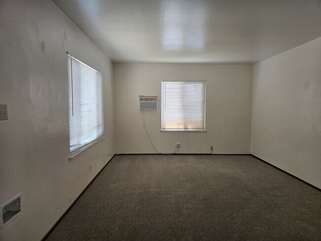 Building Photo - 518 Carpenter St
