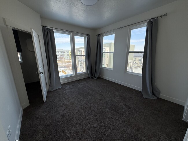 Bedroom 1 - 4911 W Daybreak Pky