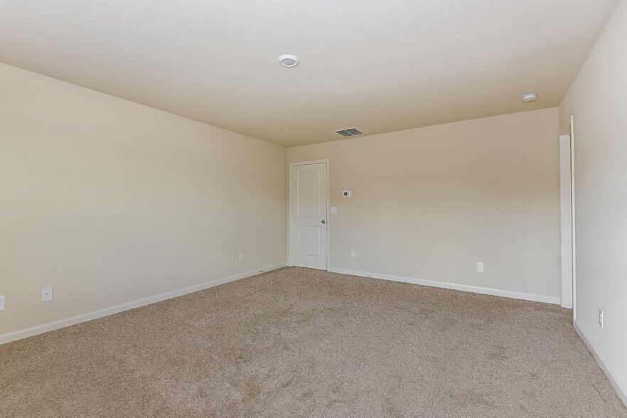 Building Photo - 151 Innis Brk Cir