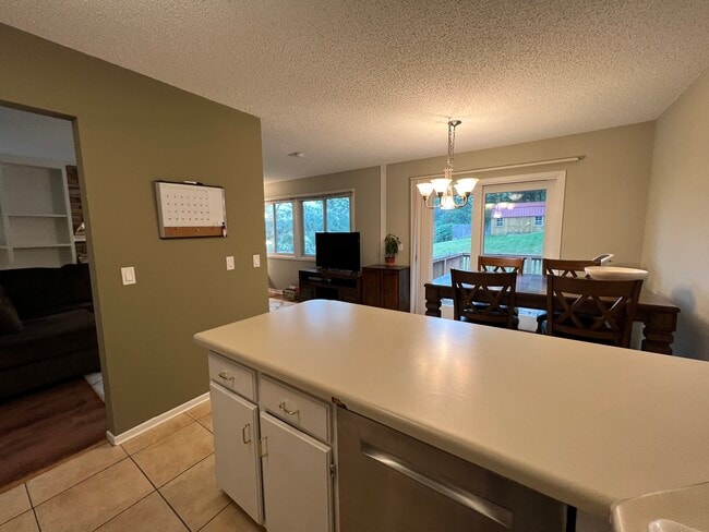 Building Photo - 2497 Copper Cliff Trail