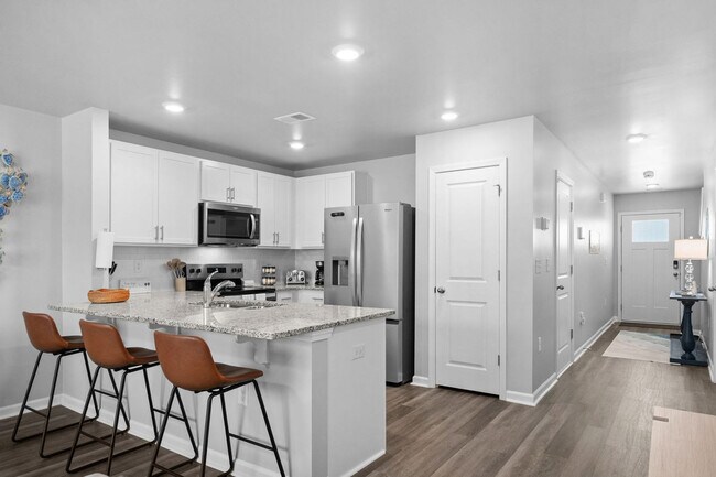 Building Photo - 2276A Essex Dr