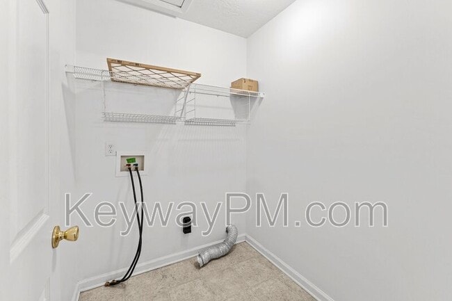 Building Photo - 1805 Honeysuckle Way