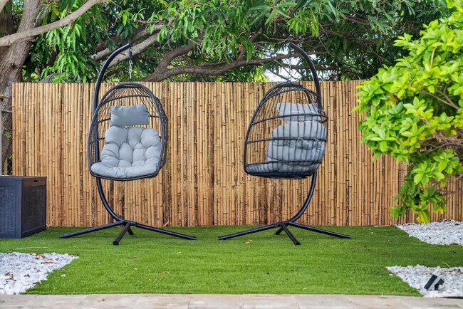 Building Photo - 5760 NE 18th Ave